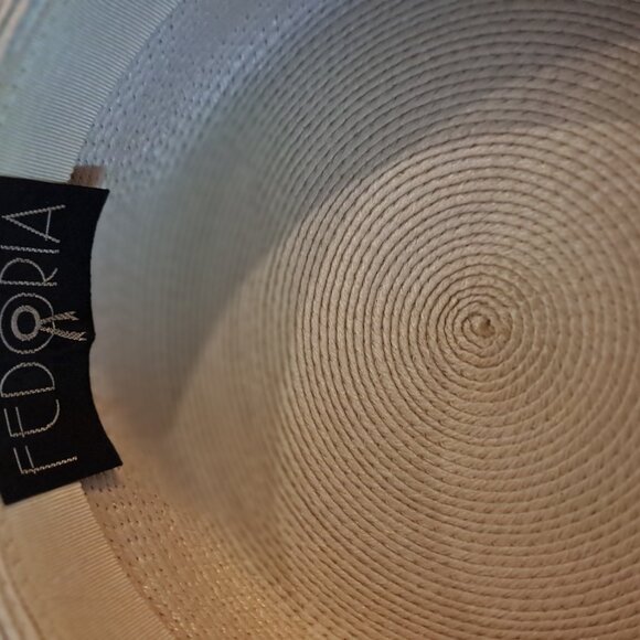 VTG Fedoria Women's Cream Lacquered Straw Large Brim 16" Hat Melania Trump Style - Picture 4 of 5